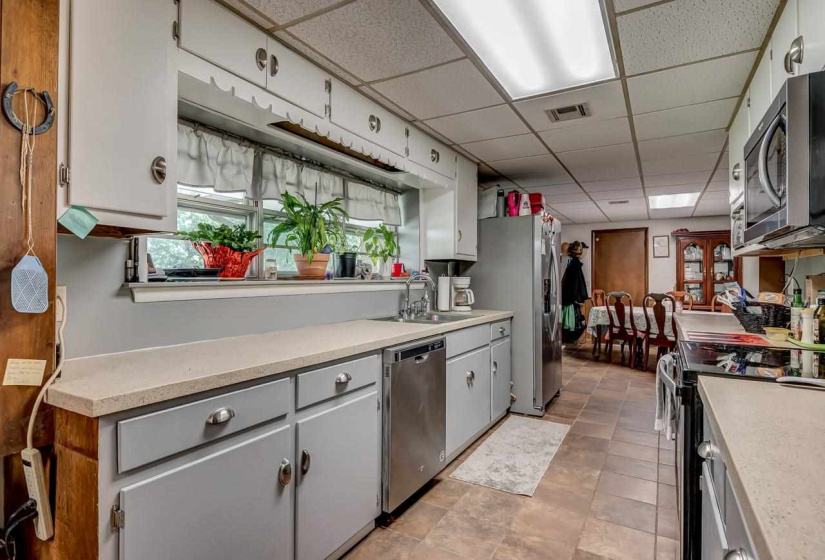 3 Bedrooms Bedrooms, 0 ,2 BathroomsBathrooms,Residential,Single Family,116th,1,131022