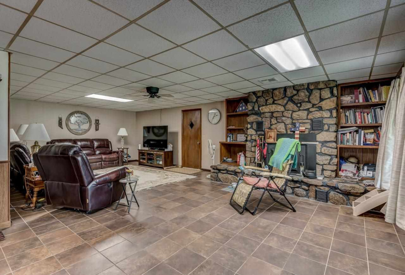 3 Bedrooms Bedrooms, 0 ,2 BathroomsBathrooms,Residential,Single Family,116th,1,131022