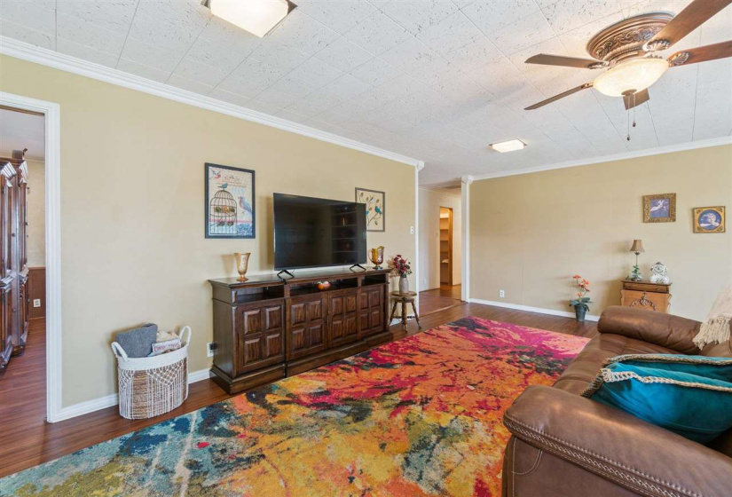 3 Bedrooms Bedrooms, 0 ,2 BathroomsBathrooms,Residential,Single Family,8th,1,133201