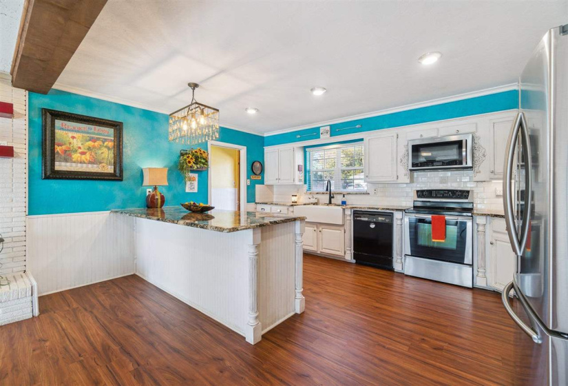 3 Bedrooms Bedrooms, 0 ,2 BathroomsBathrooms,Residential,Single Family,8th,1,133201