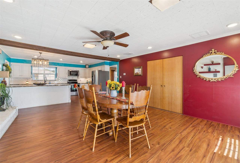 3 Bedrooms Bedrooms, 0 ,2 BathroomsBathrooms,Residential,Single Family,8th,1,133201