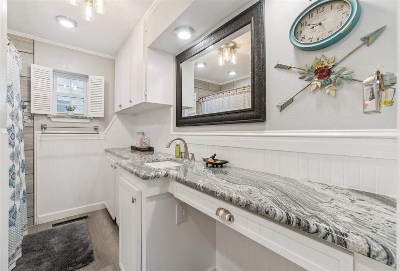 3 Bedrooms Bedrooms, 0 ,2 BathroomsBathrooms,Residential,Single Family,8th,1,133201