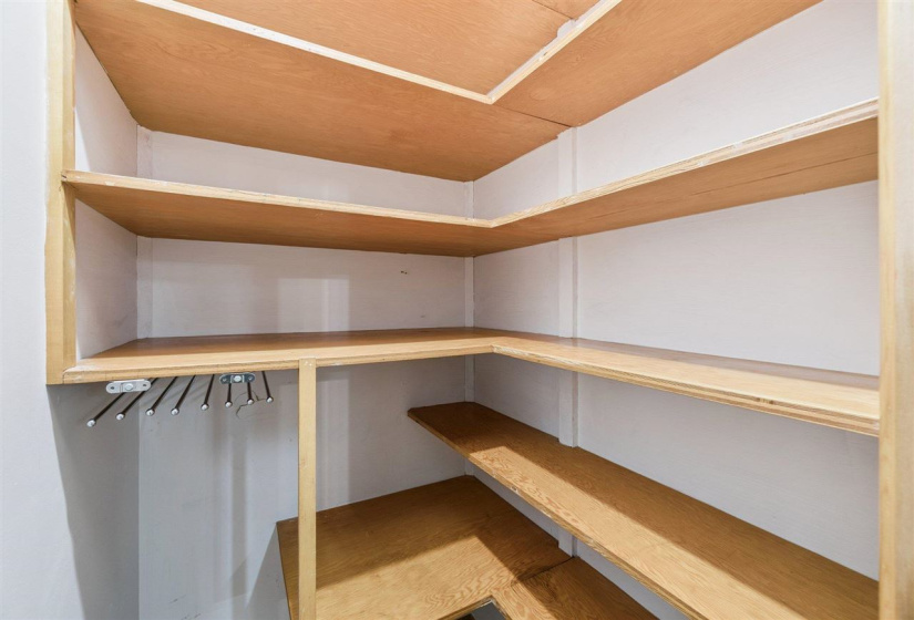 3 Bedrooms Bedrooms, 0 ,2 BathroomsBathrooms,Residential,Single Family,8th,1,133201