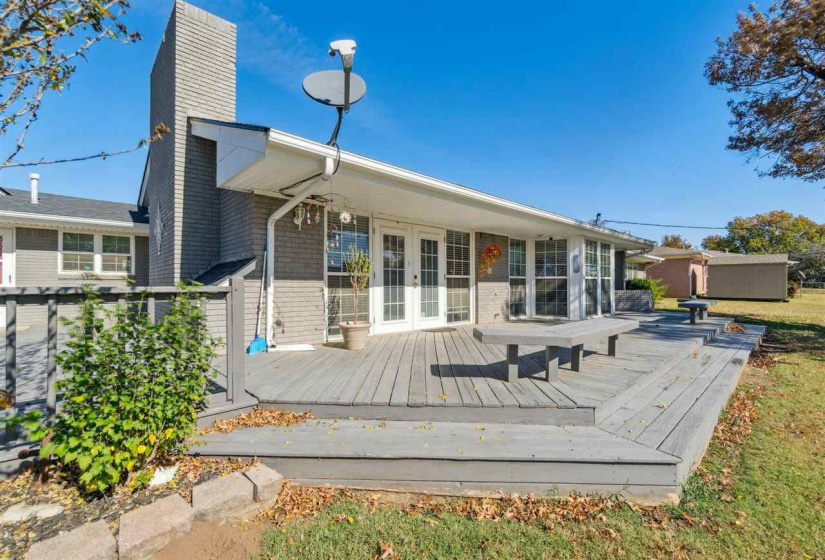 3 Bedrooms Bedrooms, 0 ,2 BathroomsBathrooms,Residential,Single Family,8th,1,133201