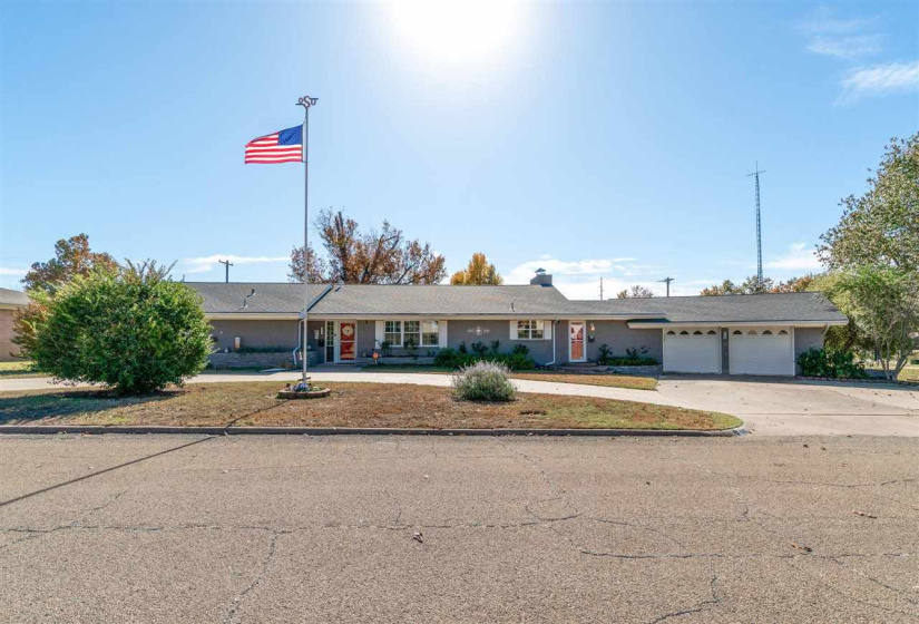 3 Bedrooms Bedrooms, 0 ,2 BathroomsBathrooms,Residential,Single Family,8th,1,133201