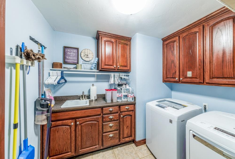 4 Bedrooms Bedrooms, 0 ,3 BathroomsBathrooms,Residential,Single Family,Pecan Lake,1.5,133204