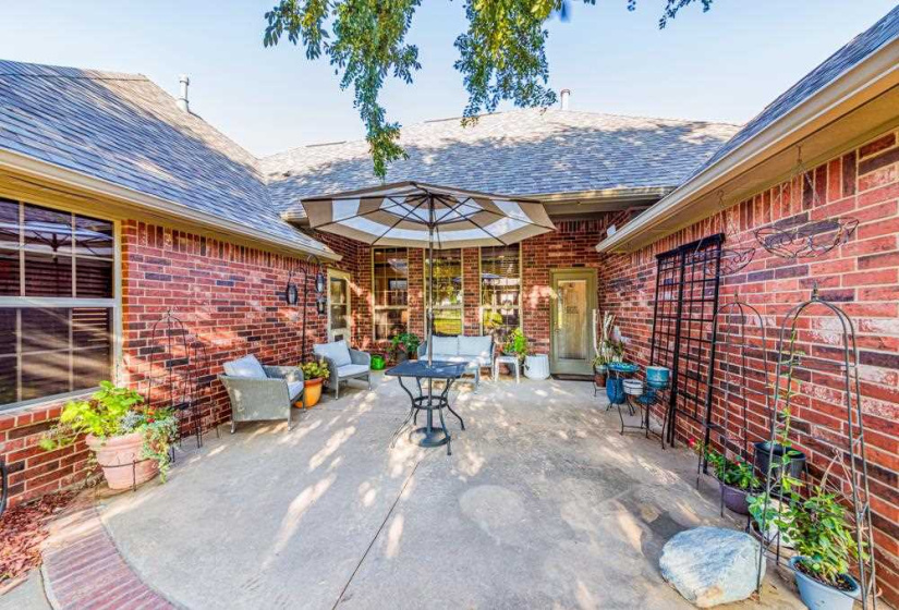 4 Bedrooms Bedrooms, 0 ,3 BathroomsBathrooms,Residential,Single Family,Pecan Lake,1.5,133204