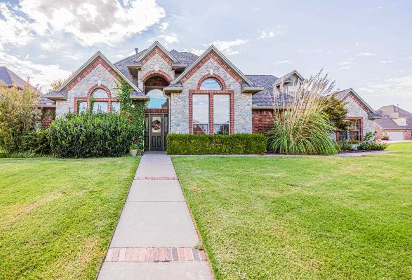 4 Bedrooms Bedrooms, 0 ,3 BathroomsBathrooms,Residential,Single Family,Pecan Lake,1.5,133204