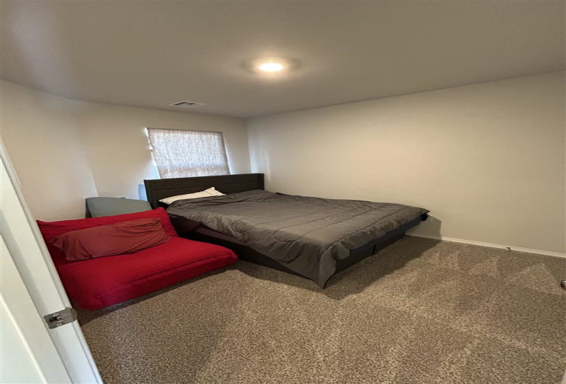 3 Bedrooms Bedrooms, 0 ,2 BathroomsBathrooms,Residential,Single Family,31st,1,133206