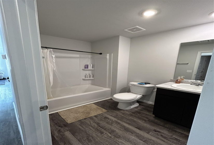 3 Bedrooms Bedrooms, 0 ,2 BathroomsBathrooms,Residential,Single Family,31st,1,133206