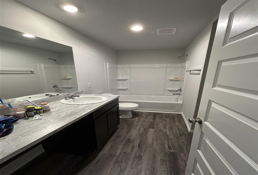 3 Bedrooms Bedrooms, 0 ,2 BathroomsBathrooms,Residential,Single Family,31st,1,133206