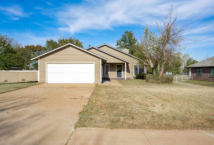 3 Bedrooms Bedrooms, 0 ,2 BathroomsBathrooms,Residential,Single Family,Sunrise,1,133207