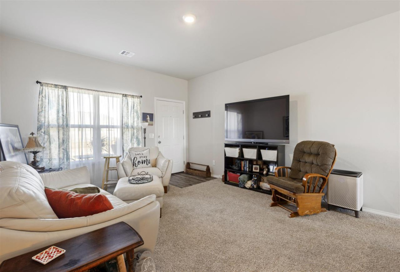 3 Bedrooms Bedrooms, 0 ,2 BathroomsBathrooms,Residential,Single Family,Elm Ridge,1,133208