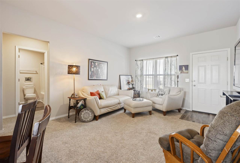 3 Bedrooms Bedrooms, 0 ,2 BathroomsBathrooms,Residential,Single Family,Elm Ridge,1,133208