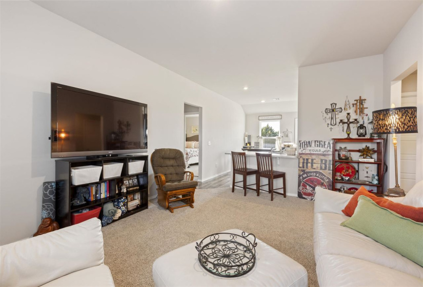 3 Bedrooms Bedrooms, 0 ,2 BathroomsBathrooms,Residential,Single Family,Elm Ridge,1,133208