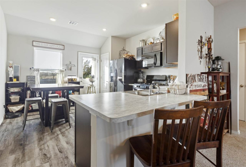 3 Bedrooms Bedrooms, 0 ,2 BathroomsBathrooms,Residential,Single Family,Elm Ridge,1,133208