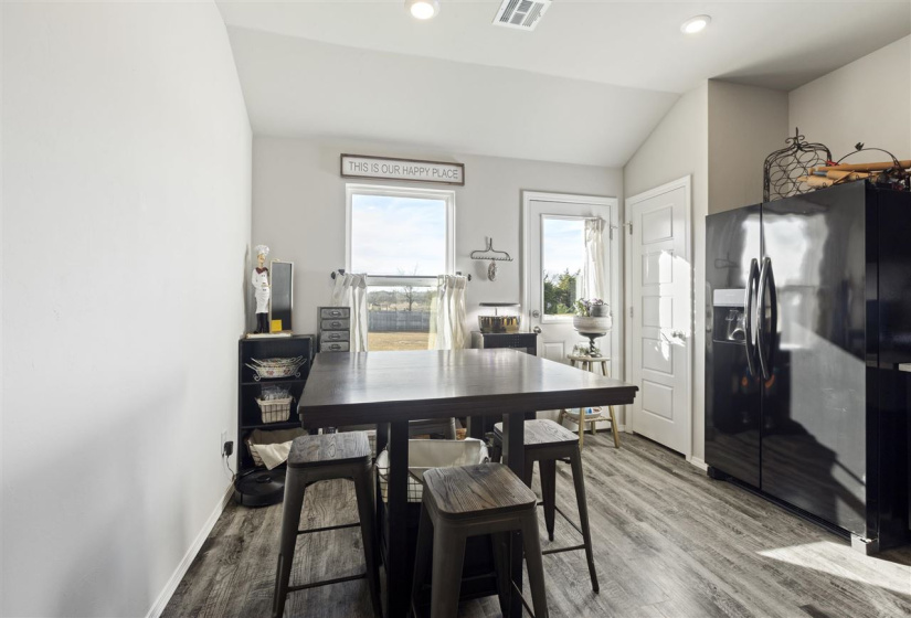 3 Bedrooms Bedrooms, 0 ,2 BathroomsBathrooms,Residential,Single Family,Elm Ridge,1,133208