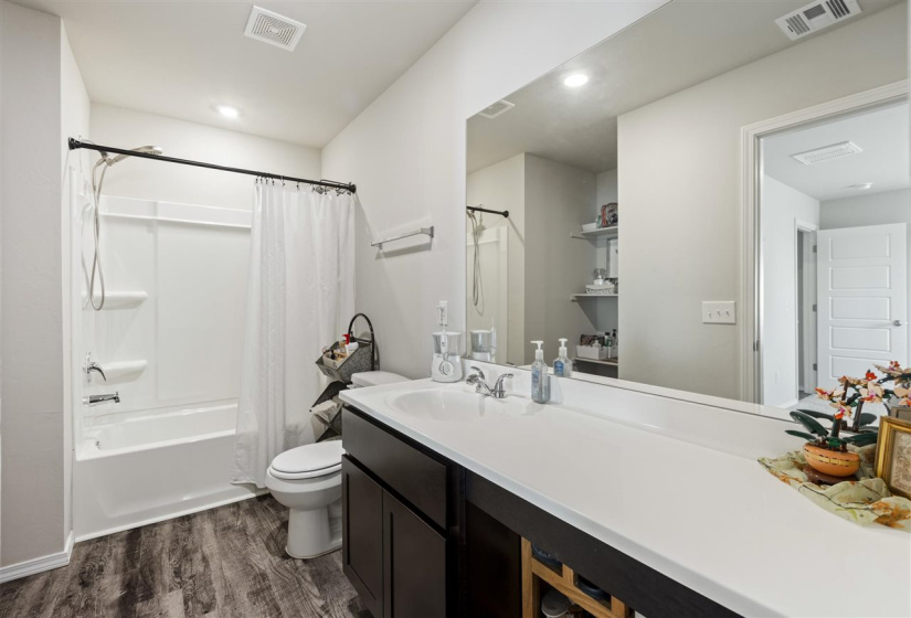 3 Bedrooms Bedrooms, 0 ,2 BathroomsBathrooms,Residential,Single Family,Elm Ridge,1,133208