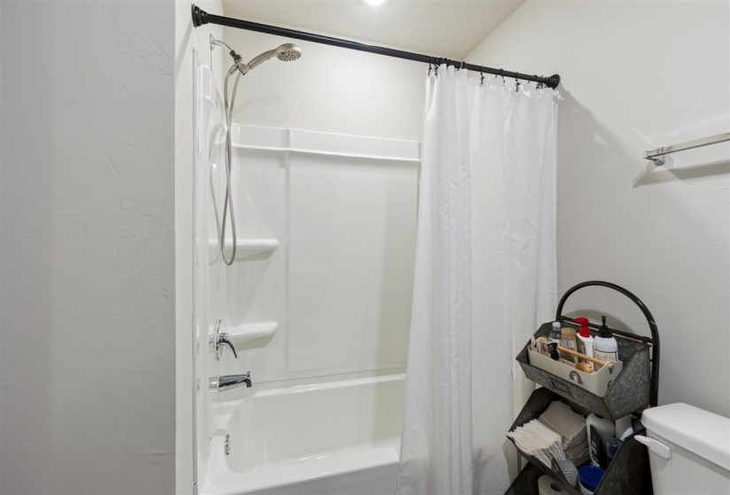 3 Bedrooms Bedrooms, 0 ,2 BathroomsBathrooms,Residential,Single Family,Elm Ridge,1,133208