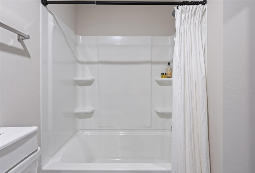 3 Bedrooms Bedrooms, 0 ,2 BathroomsBathrooms,Residential,Single Family,Elm Ridge,1,133208