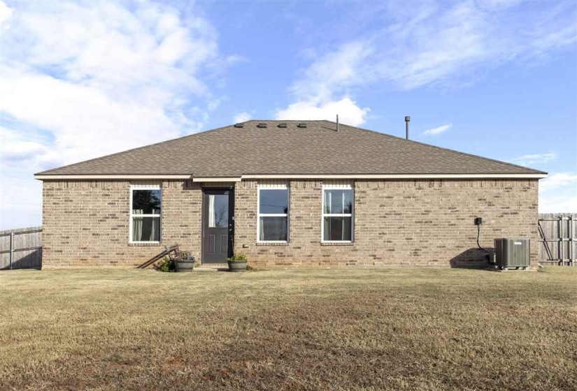 3 Bedrooms Bedrooms, 0 ,2 BathroomsBathrooms,Residential,Single Family,Elm Ridge,1,133208