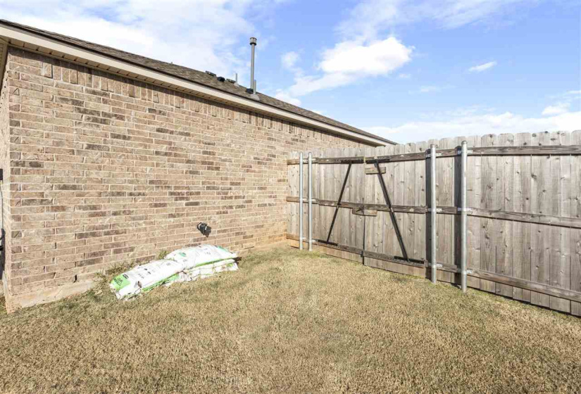 3 Bedrooms Bedrooms, 0 ,2 BathroomsBathrooms,Residential,Single Family,Elm Ridge,1,133208