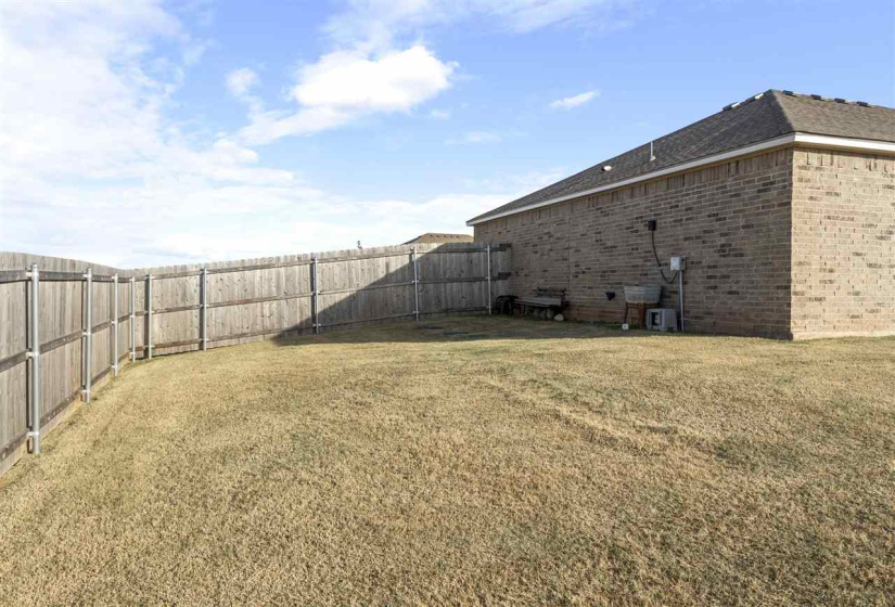 3 Bedrooms Bedrooms, 0 ,2 BathroomsBathrooms,Residential,Single Family,Elm Ridge,1,133208