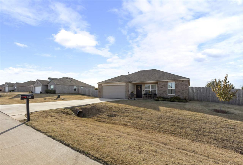 3 Bedrooms Bedrooms, 0 ,2 BathroomsBathrooms,Residential,Single Family,Elm Ridge,1,133208