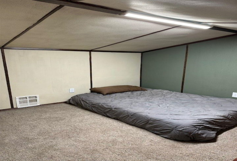 1 Bedroom Bedrooms, 0 ,1 BathroomBathrooms,Residential,Single Family,930,1.5,133209