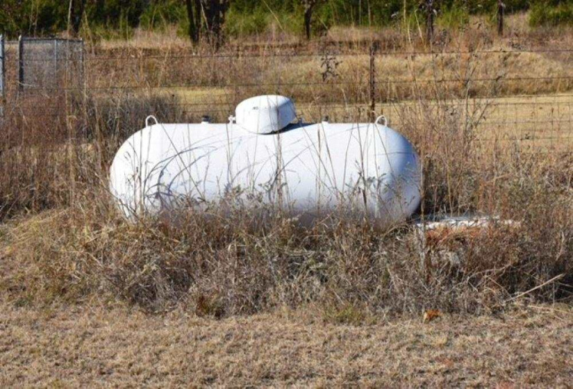 1 Bedroom Bedrooms, 0 ,1 BathroomBathrooms,Residential,Single Family,930,1.5,133209