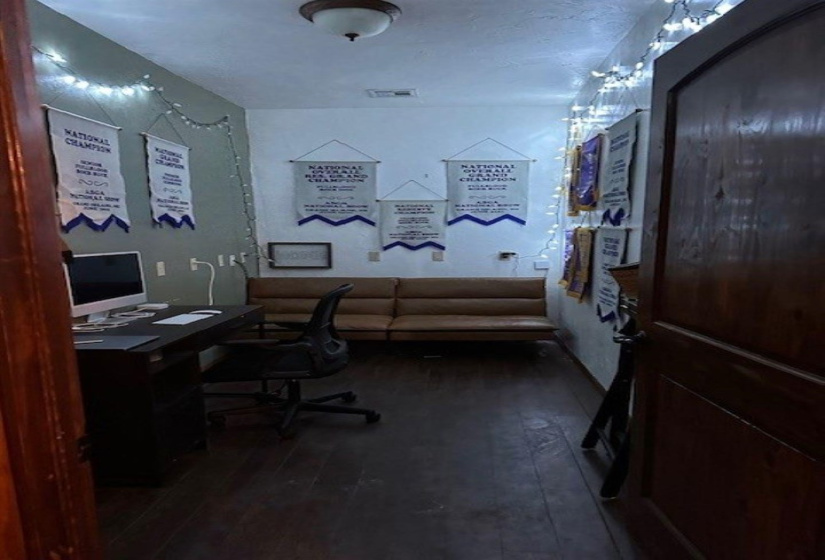 1 Bedroom Bedrooms, 0 ,1 BathroomBathrooms,Residential,Single Family,930,1.5,133209