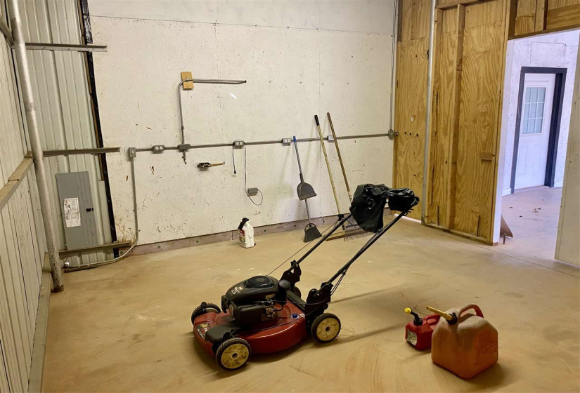 1 Bedroom Bedrooms, 0 ,1 BathroomBathrooms,Residential,Single Family,Maple,1,133210