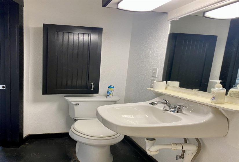 1 Bedroom Bedrooms, 0 ,1 BathroomBathrooms,Residential,Single Family,Maple,1,133210