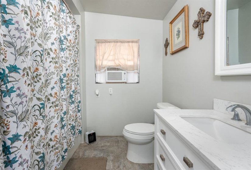 0 , 0 ,0,Lots/land,Unplatted,80th,0,133217