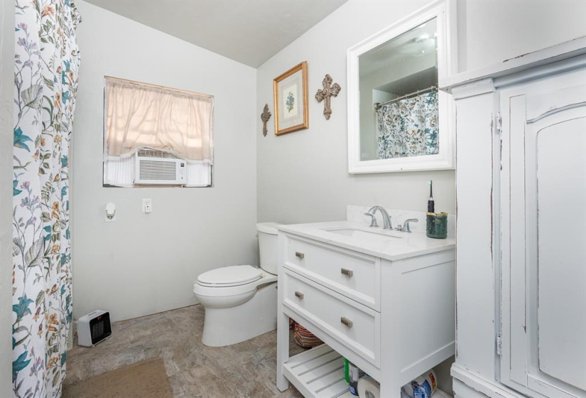 0 , 0 ,0,Lots/land,Unplatted,80th,0,133217