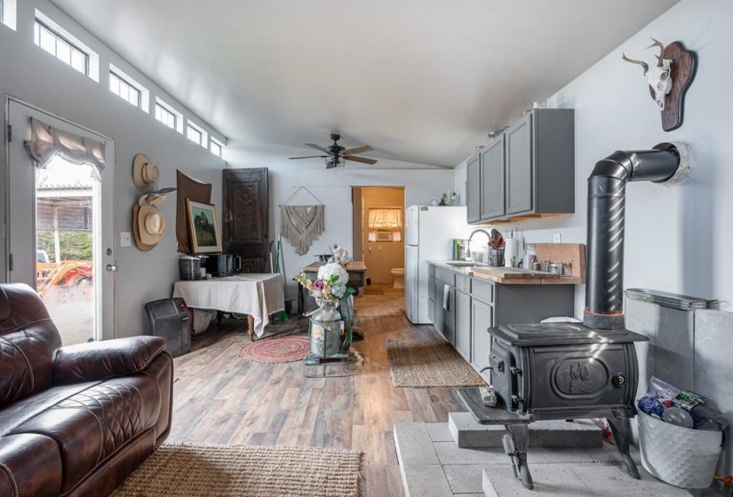 0 , 0 ,0,Lots/land,Unplatted,80th,0,133217