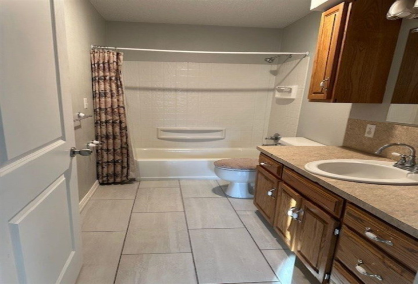 6 Bedrooms Bedrooms, 0 ,3 BathroomsBathrooms,Residential,Single Family,Eaton,1,133219