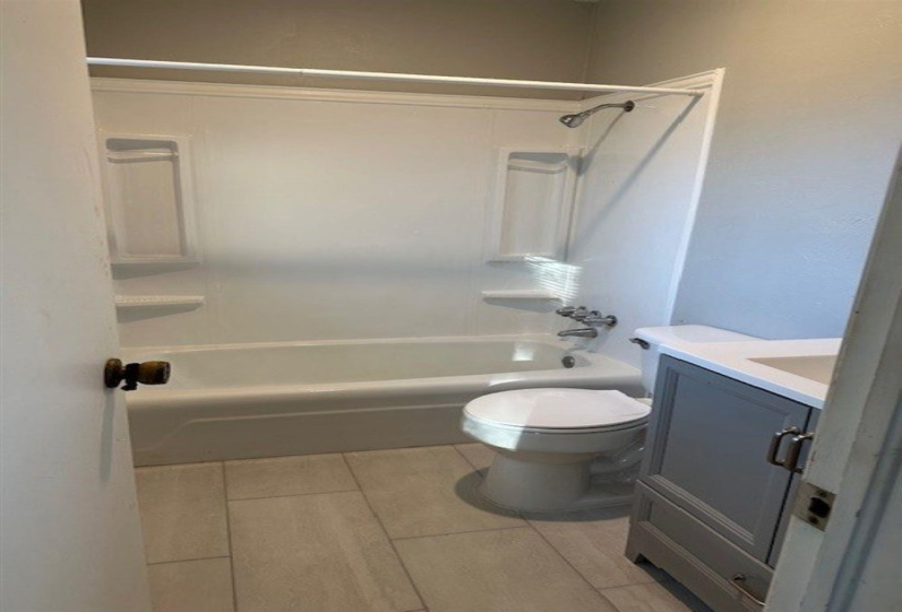 6 Bedrooms Bedrooms, 0 ,3 BathroomsBathrooms,Residential,Single Family,Eaton,1,133219