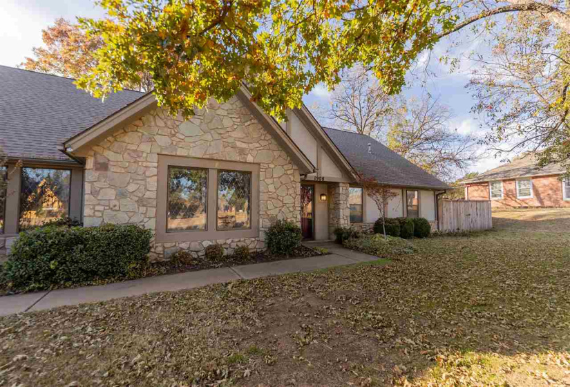 5 Bedrooms Bedrooms, 0 ,4 BathroomsBathrooms,Residential,Single Family,Cowboy,2,133220