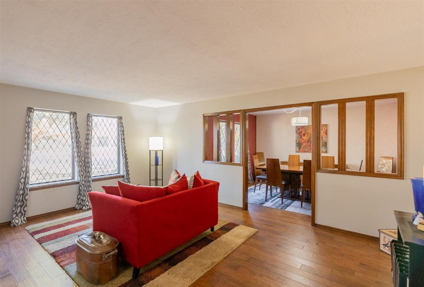 5 Bedrooms Bedrooms, 0 ,4 BathroomsBathrooms,Residential,Single Family,Cowboy,2,133220