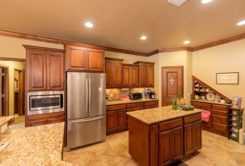 4 Bedrooms Bedrooms, 0 ,3 BathroomsBathrooms,Residential,Single Family,Brooke Hollow,1.5,133229