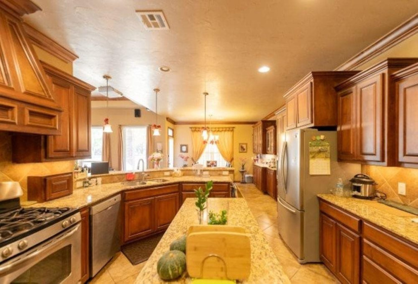 4 Bedrooms Bedrooms, 0 ,3 BathroomsBathrooms,Residential,Single Family,Brooke Hollow,1.5,133229