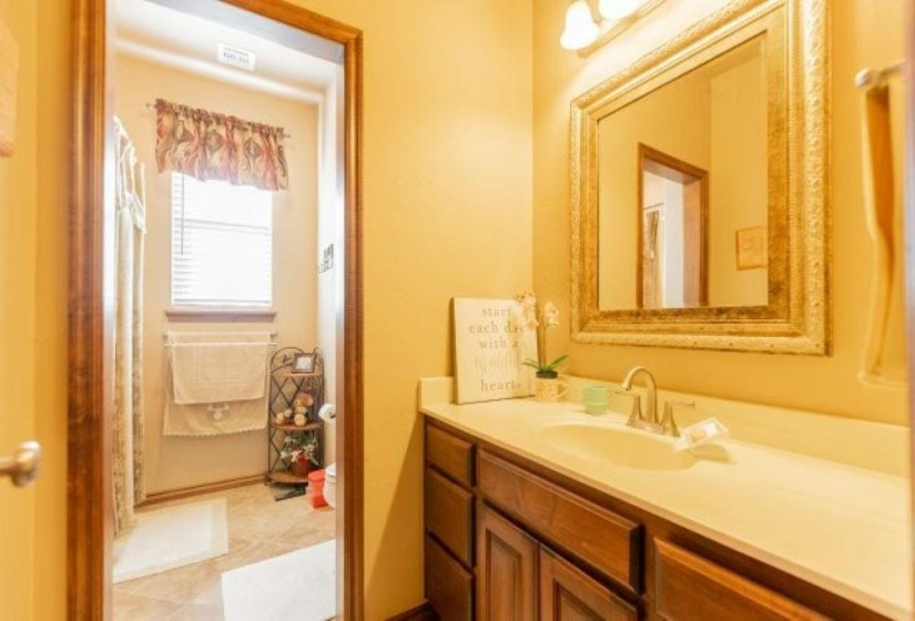 4 Bedrooms Bedrooms, 0 ,3 BathroomsBathrooms,Residential,Single Family,Brooke Hollow,1.5,133229