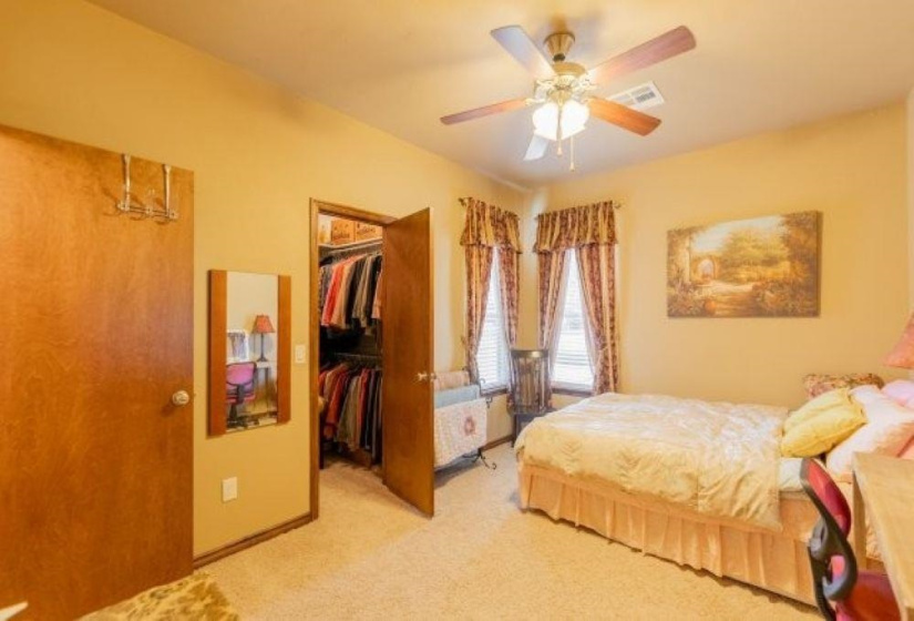 4 Bedrooms Bedrooms, 0 ,3 BathroomsBathrooms,Residential,Single Family,Brooke Hollow,1.5,133229