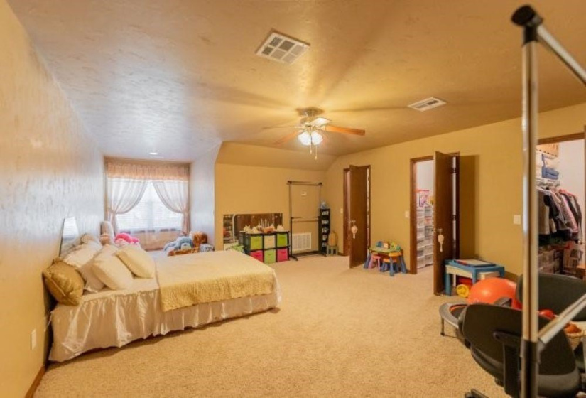 4 Bedrooms Bedrooms, 0 ,3 BathroomsBathrooms,Residential,Single Family,Brooke Hollow,1.5,133229