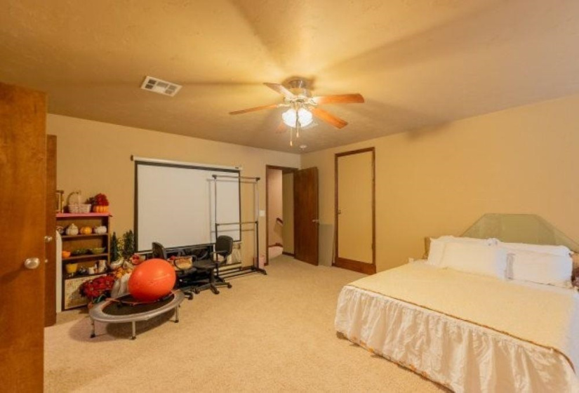 4 Bedrooms Bedrooms, 0 ,3 BathroomsBathrooms,Residential,Single Family,Brooke Hollow,1.5,133229