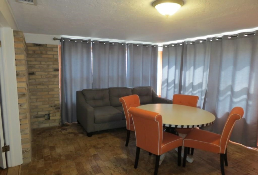 3 Bedrooms Bedrooms, 0 ,2 BathroomsBathrooms,Residential,Single Family,5th,1,133231