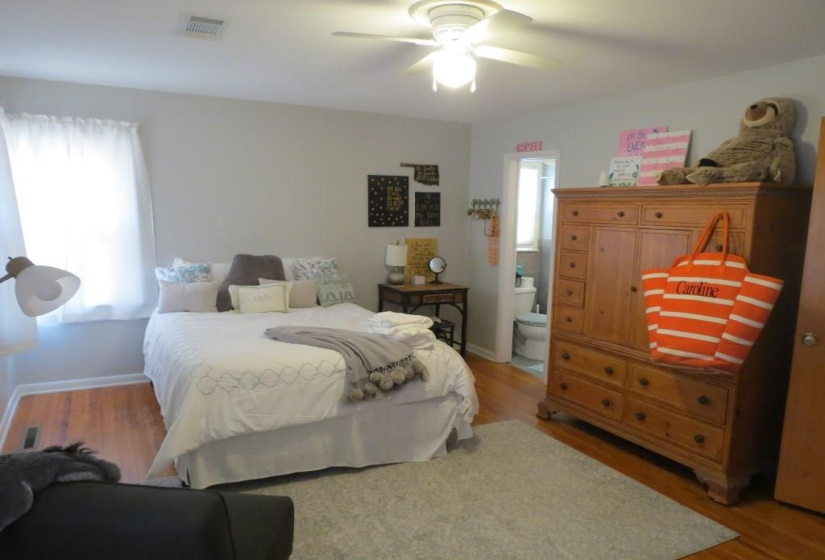 3 Bedrooms Bedrooms, 0 ,2 BathroomsBathrooms,Residential,Single Family,5th,1,133231