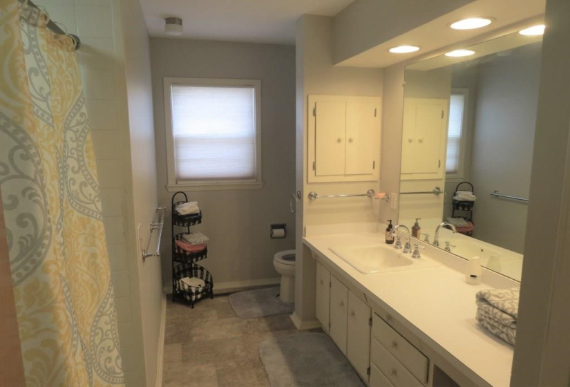 3 Bedrooms Bedrooms, 0 ,2 BathroomsBathrooms,Residential,Single Family,5th,1,133231