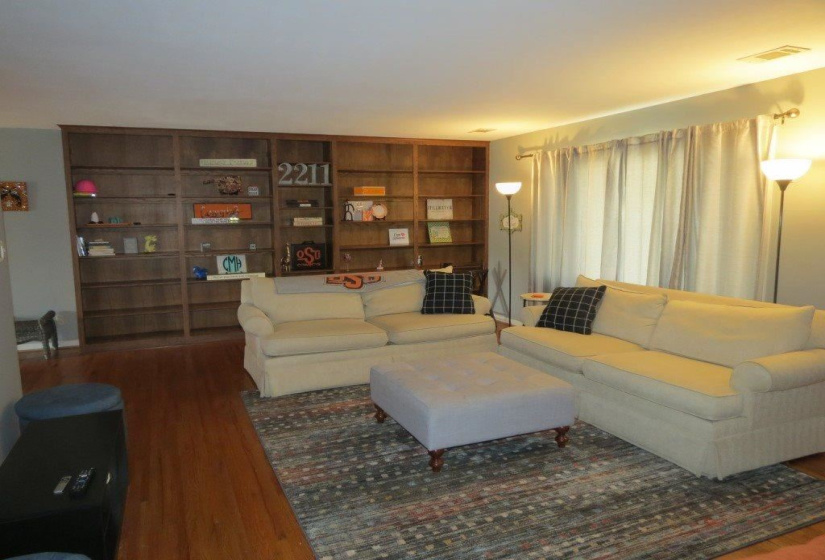 3 Bedrooms Bedrooms, 0 ,2 BathroomsBathrooms,Residential,Single Family,5th,1,133231